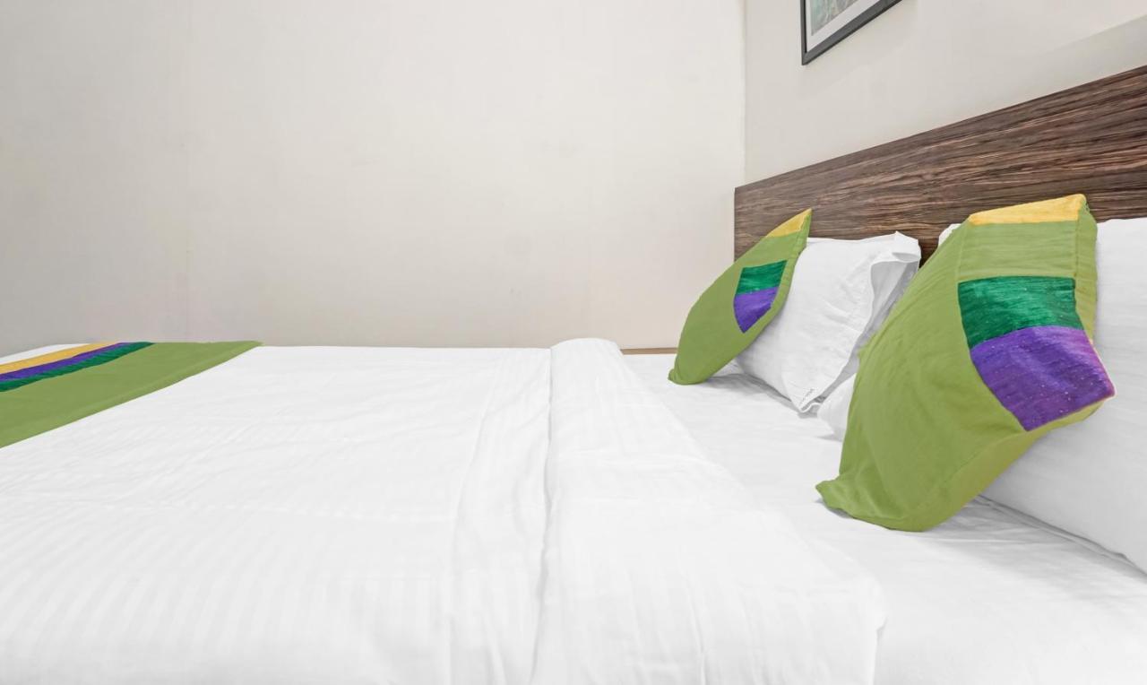 Mazzo Residency Bed & Breakfast Нагаон Екстериор снимка