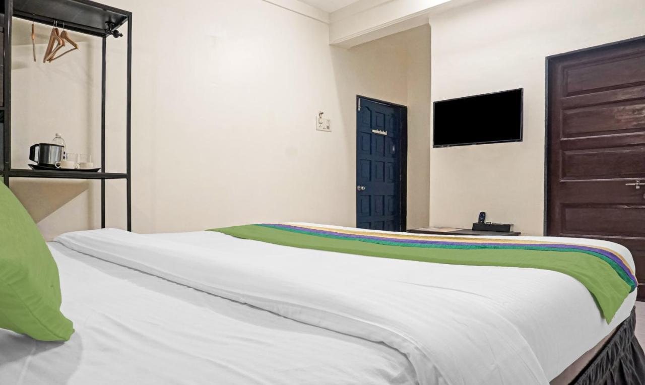 Mazzo Residency Bed & Breakfast Нагаон Екстериор снимка