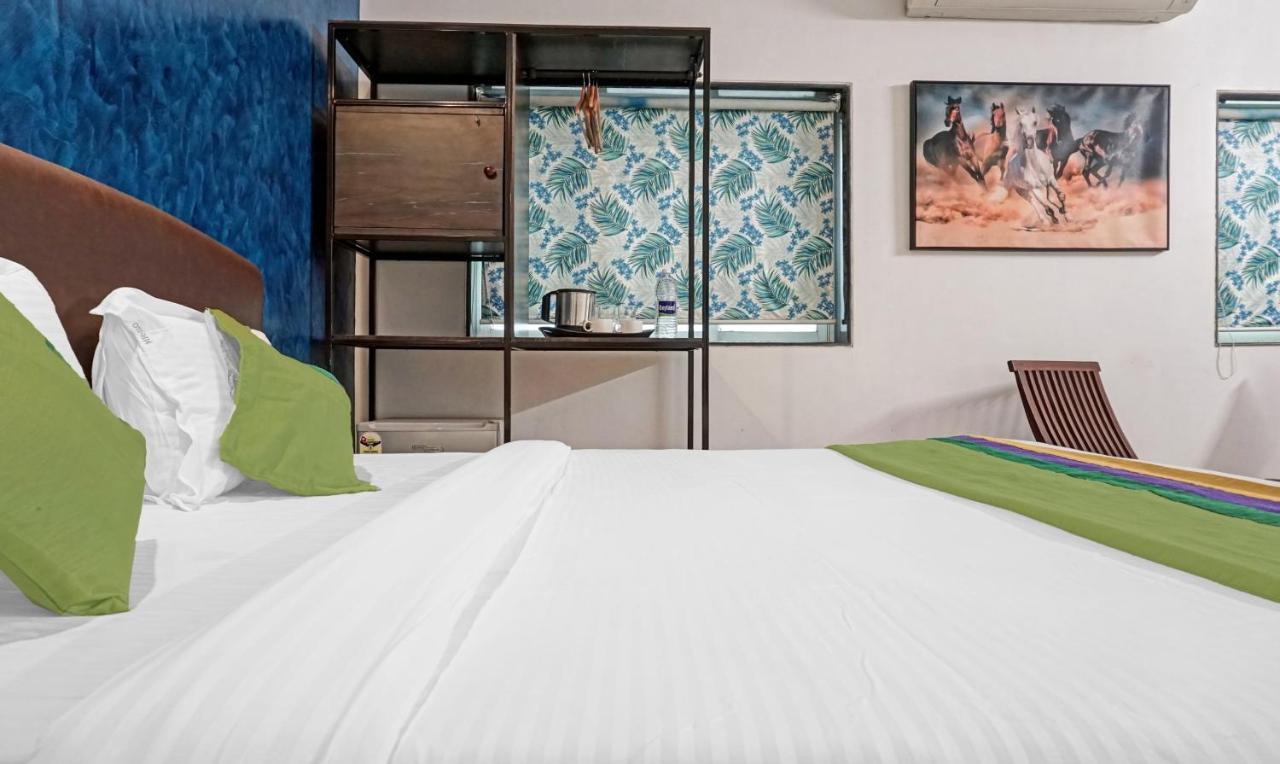 Mazzo Residency Bed & Breakfast Нагаон Екстериор снимка