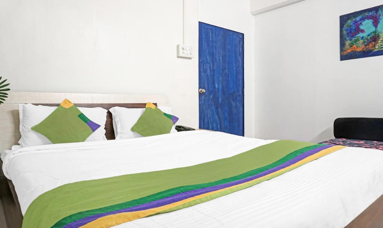 Mazzo Residency Bed & Breakfast Нагаон Екстериор снимка