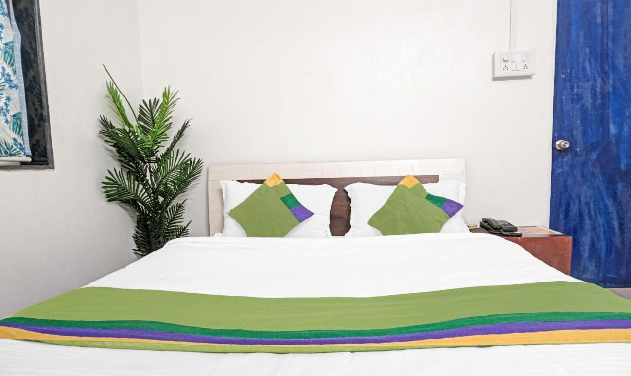 Mazzo Residency Bed & Breakfast Нагаон Екстериор снимка