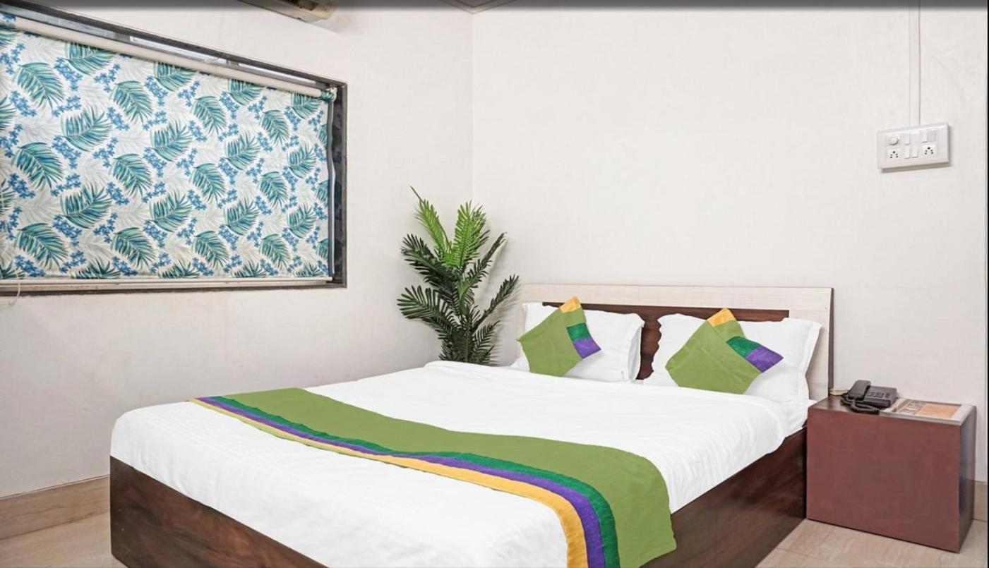 Mazzo Residency Bed & Breakfast Нагаон Екстериор снимка